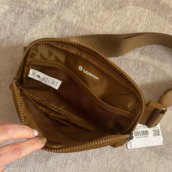 Lululemon Athletica Tan Belt Bag - Picture 5 of 5